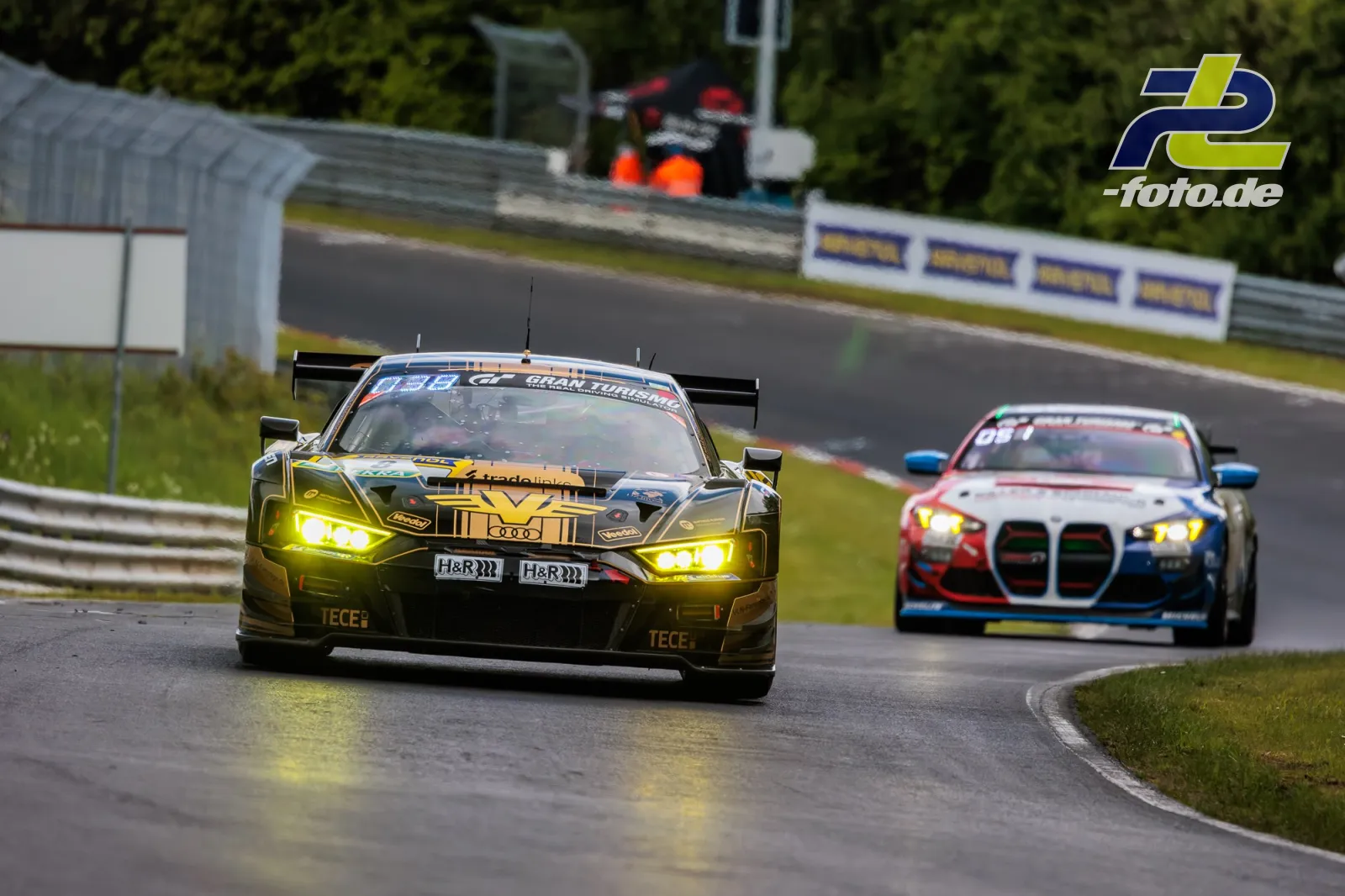 Audi R8 LMS GT3 evo II #8 von JUTA Racing auf nasser Strecke im Qualifying zum ADAC RAVENOL 24h Nürburgring 2026