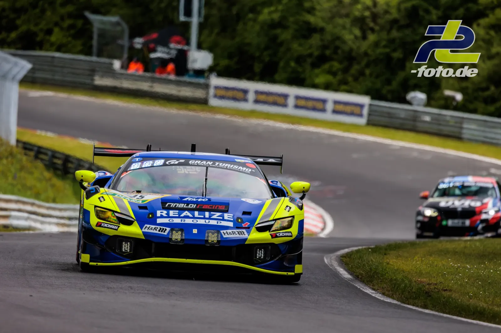 Ferrari 296 GT3 Evo26 von REALIZE KONDO RACING with Rinaldi in Kurve während Qualifying zum ADAC RAVENOL 24h Nürburgring 2026.