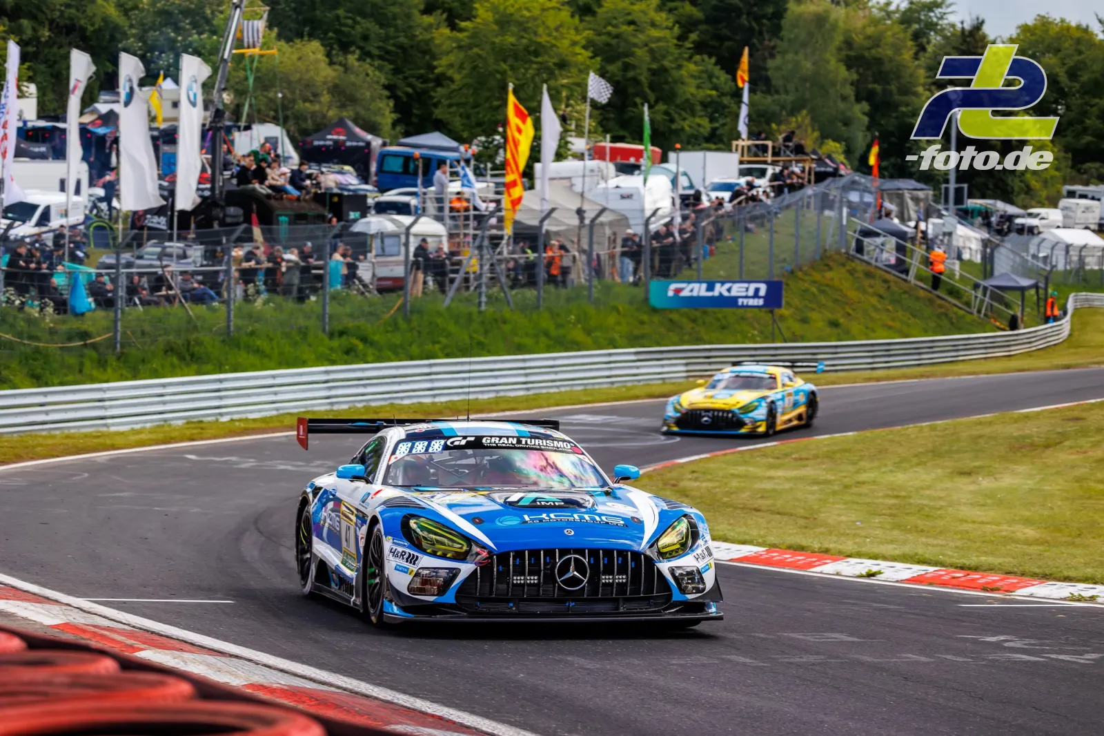 Mercedes-AMG GT3 Nummer 47 von KCMG in der Kurve während des Qualifyings zum ADAC RAVENOL 24h Nürburgring 2026