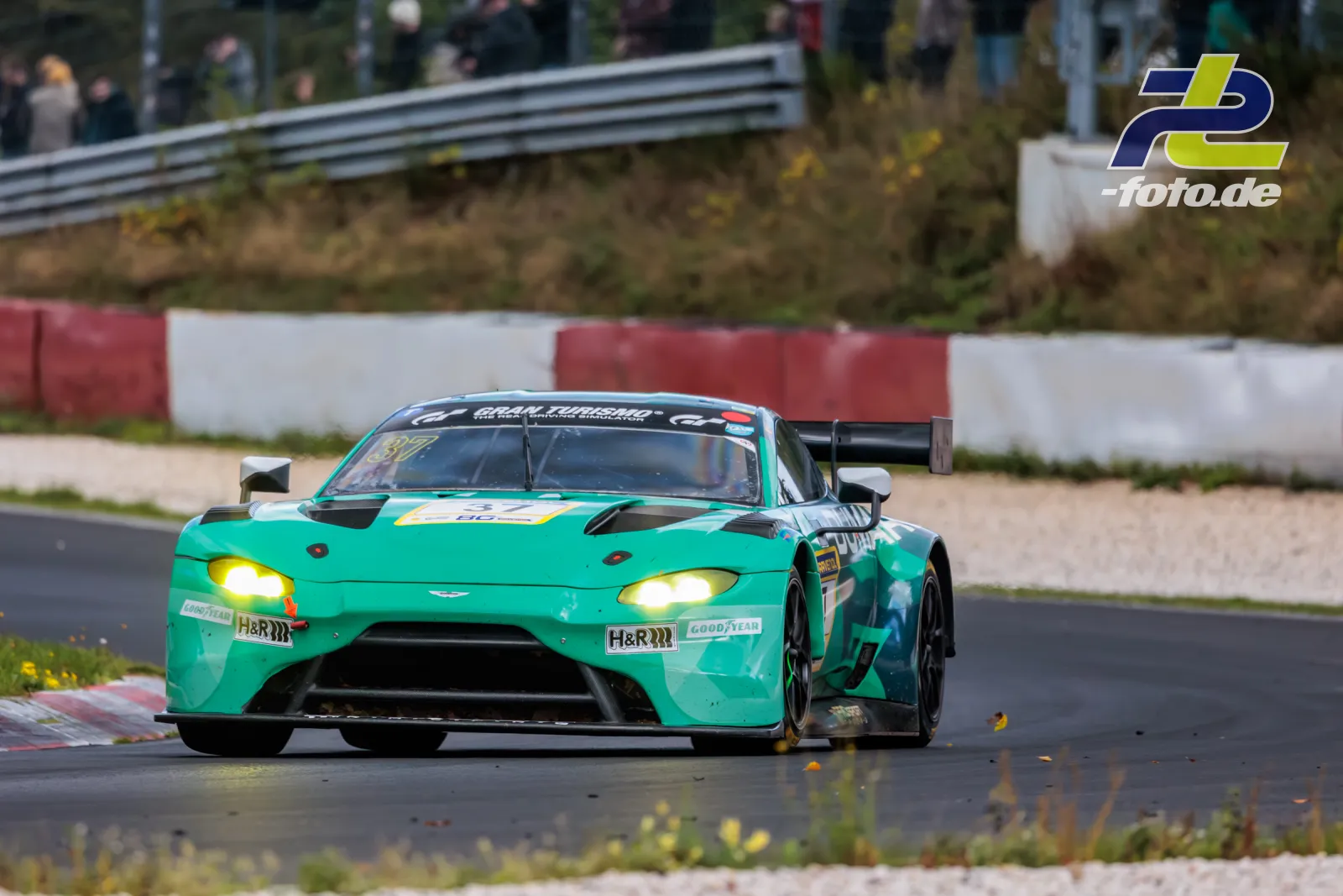 Motorsportfoto: #37 · Aston Martin Vantage GT3